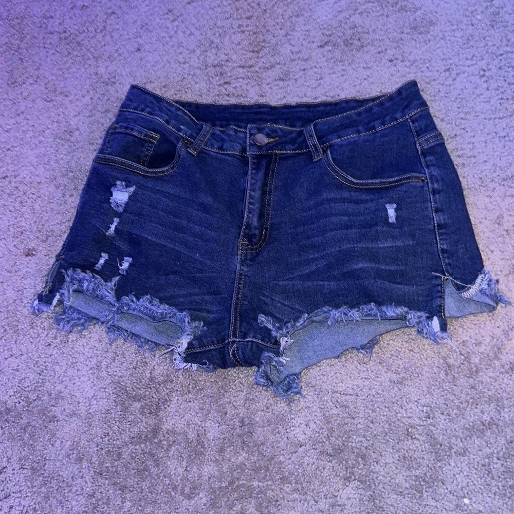 High waist short jean shorts.